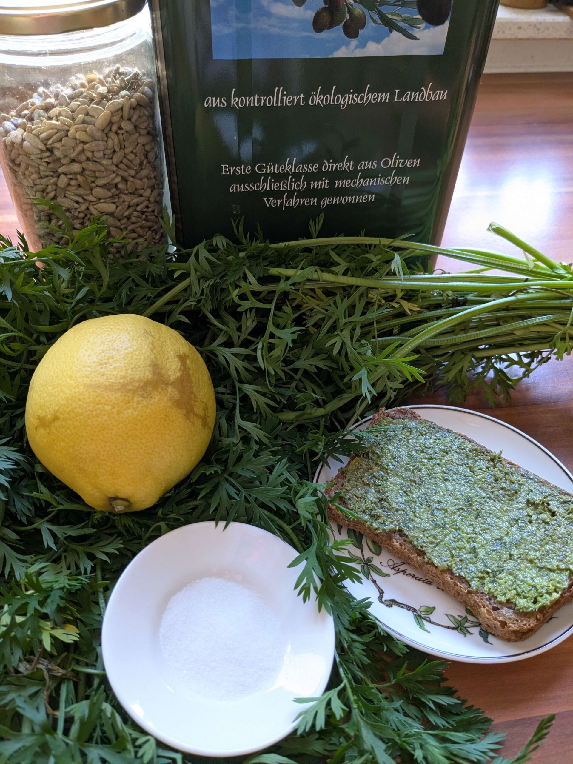 Pesto vom Karottengrün